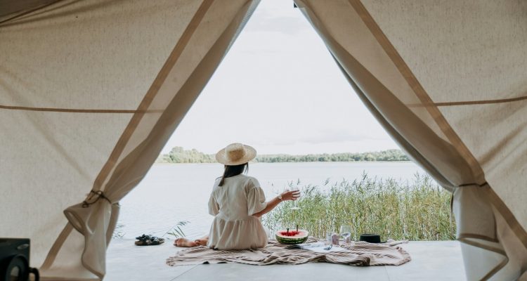 Apa Saja yang Harus Dipersiapkan untuk Camping di Pantai