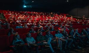 Apakah Menonton Film Baik Untuk Kesehatan Mental