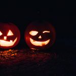 Mengapa Halloween Identik dengan Labu dan Kostum Seram