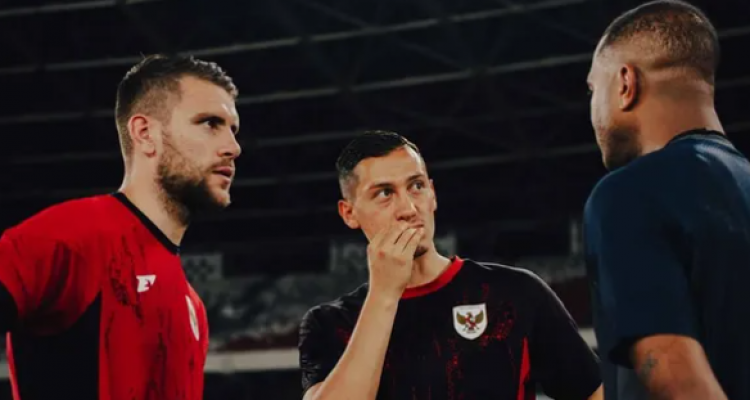 Jelang Timnas Indonesia vs China Krisis Bek, Baggott Comeback