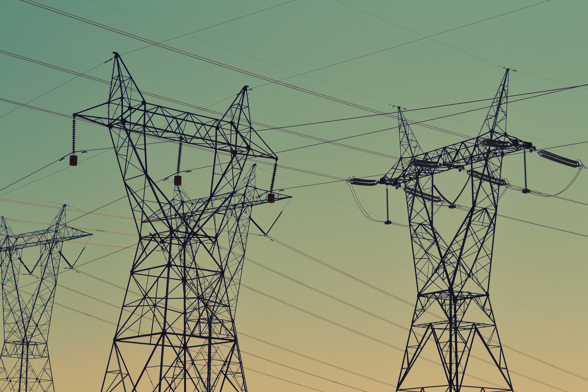 Tarif Listrik per kWh 2025 Tenang, Harga Tetap Aman!