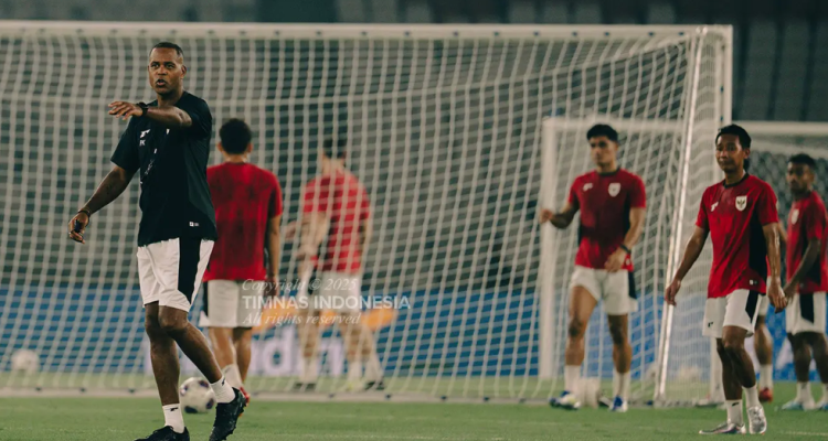 Patrick Kluivert Intip Aksi Nathan Tjoe-A-On hingga Sayuri Bersaudara