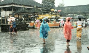 Prakiraan Cuaca 18–24 Agustus Hujan Mengintai Pulau Jawa