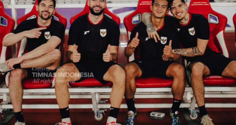 Shayne Pattynama Kirim Sinyal Bahaya ke Persib