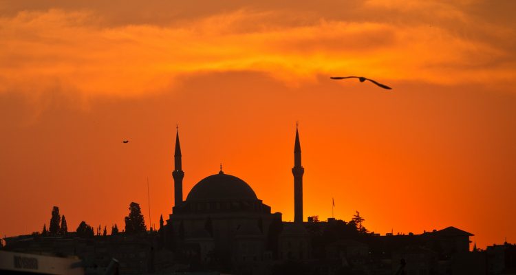 Malam Lailatul Qadar 2026 Tanggal Berapa Ini Jawabannya