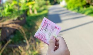 Harga Dolar Hari Ini Tembus Rp18.000, Ada Apa